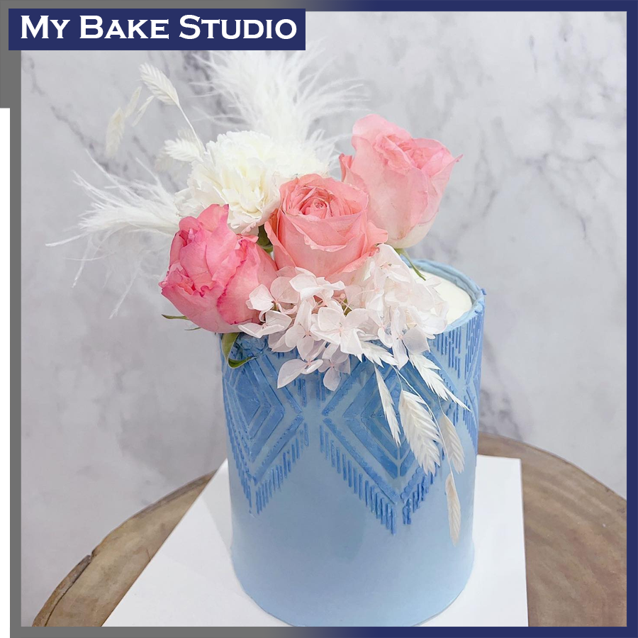 Daphne Petal Rose Cake