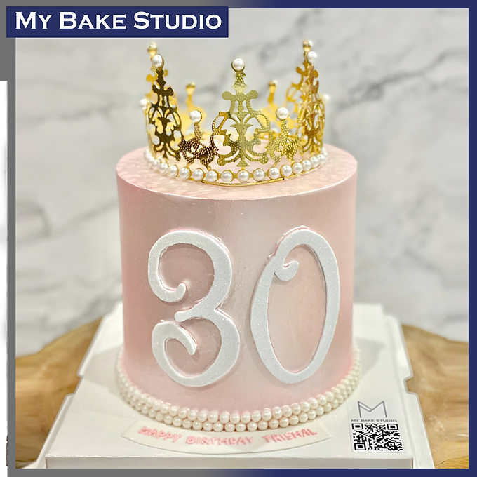 Elegance Crown Cake